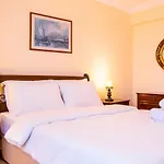 Flat With Mesmerizing Sea View In Konak