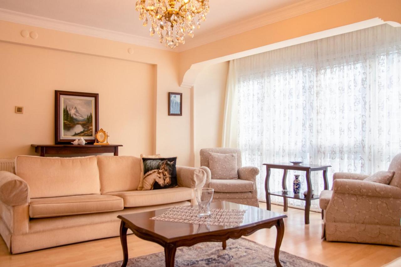 Flat With Mesmerizing Sea View In Konak *